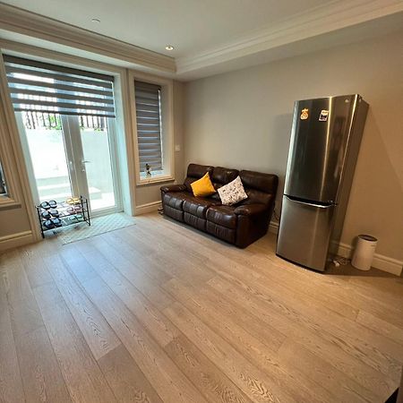 Private Rooms In Vancouver West Экстерьер фото