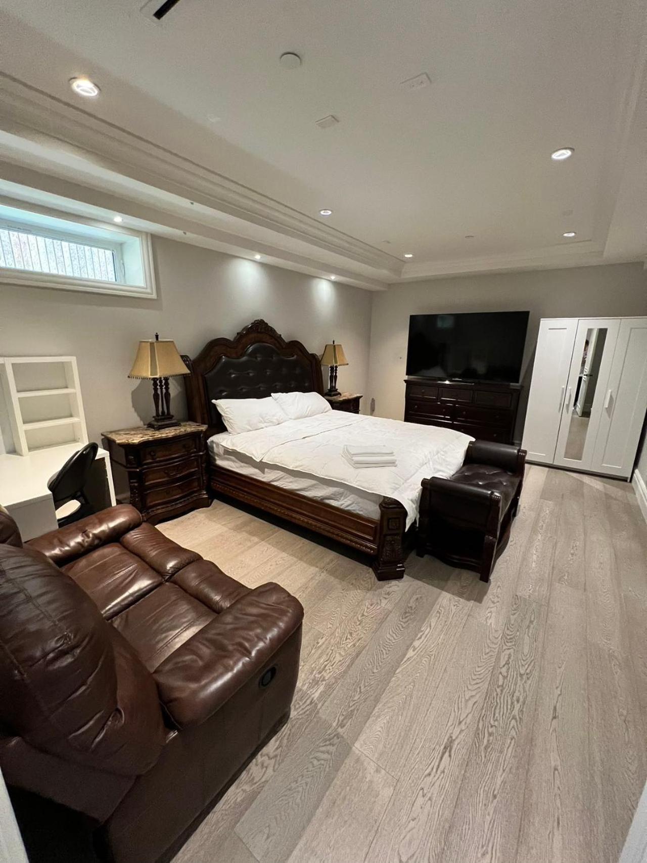 Private Rooms In Vancouver West Экстерьер фото
